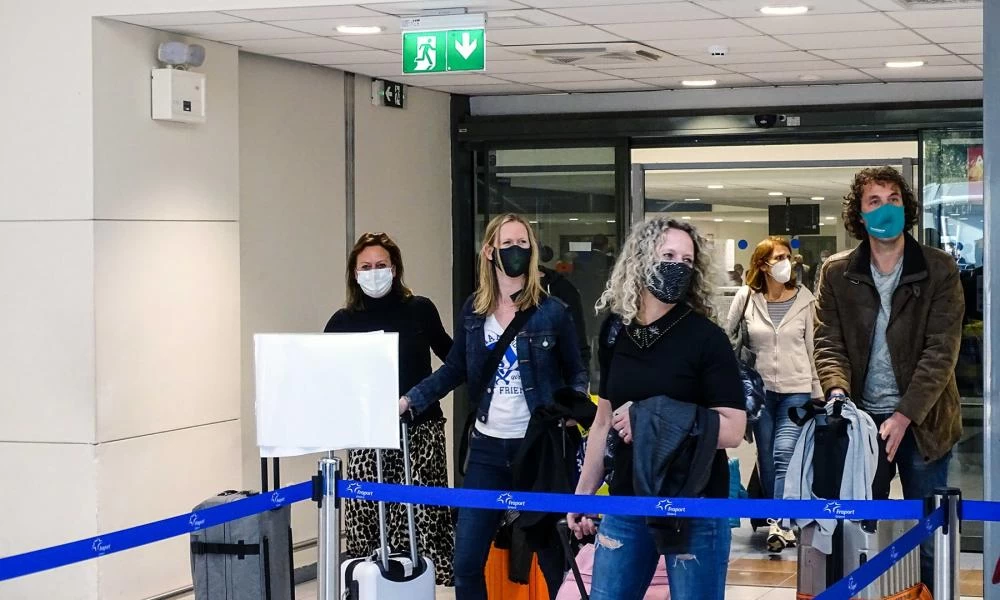 Γερμανία για το «πείραμα της Ρόδου»: «Επιστήμονες παρατηρούν τους παραθεριστές»